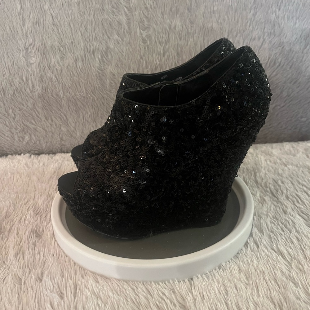 Steve Madden Woah Sequin Black Peep Toe Wedges